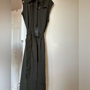 Petite Sleeveless Cutout Pleated Midi Dress